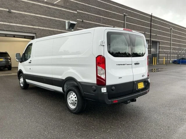 New 2026 Oxford White Ford Base image 6