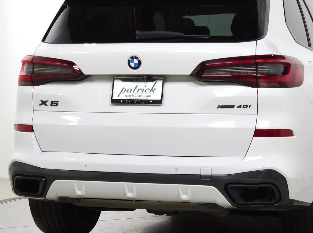 Used 2023 White BMW xDrive40i image 6