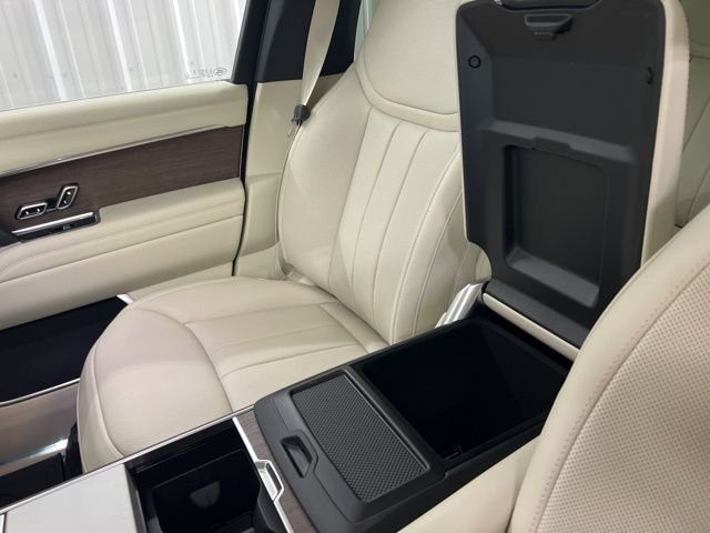 New 2026 Fuji White Land Rover SE image 37