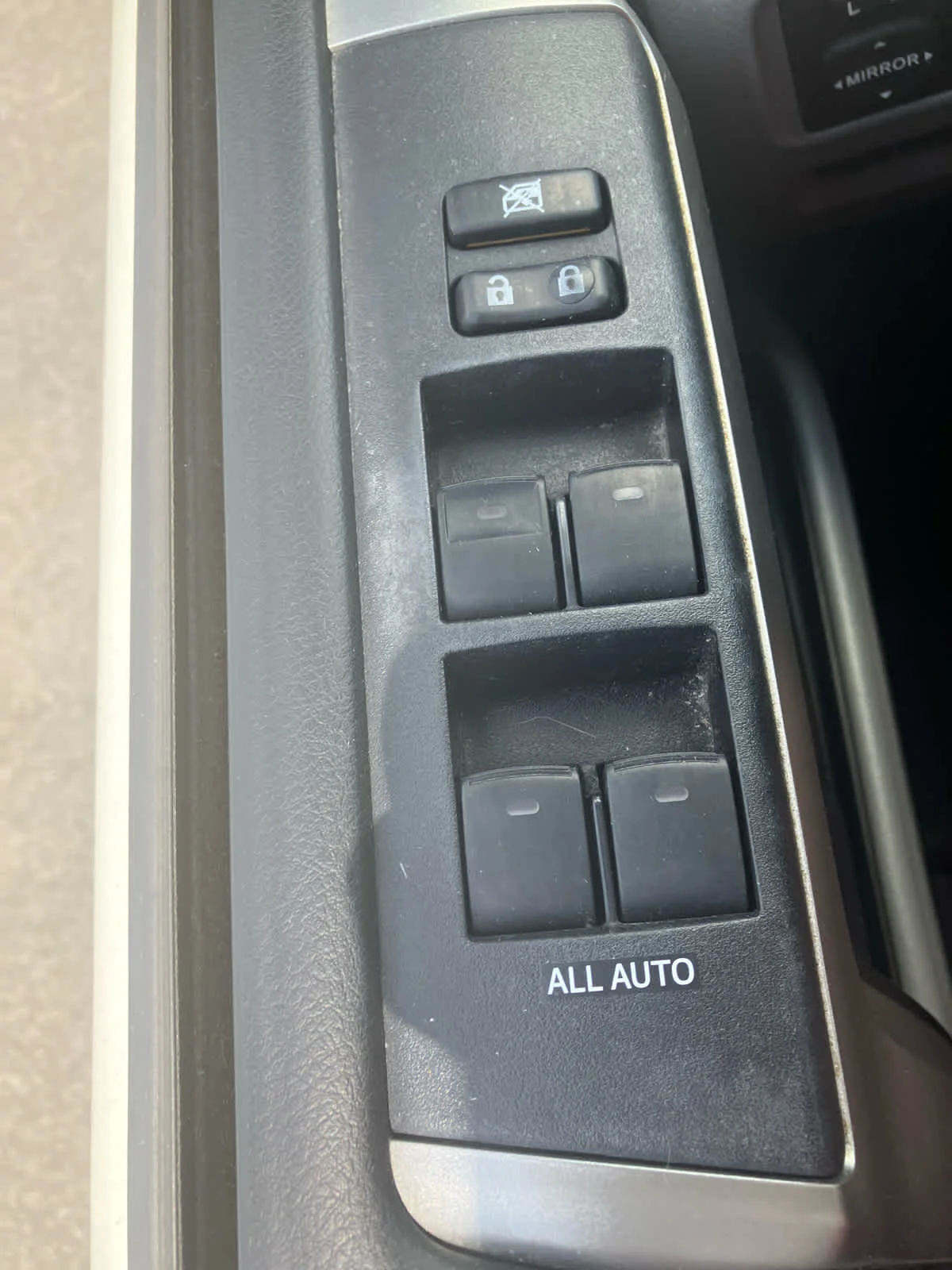 Used 2013 Blizzard Pearl Metallic Toyota SR5 image 13