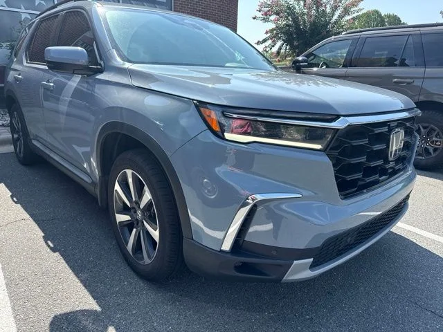 Used 2025 Gray Honda Touring image 2
