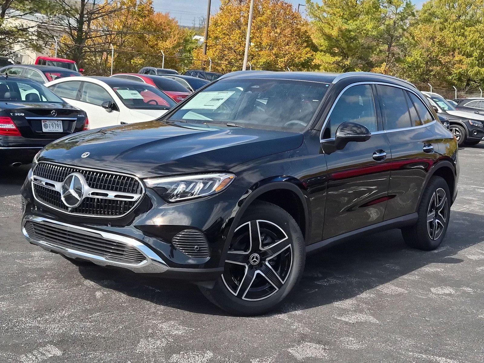 New 2027 Black Mercedes-Benz GLC300 image 1