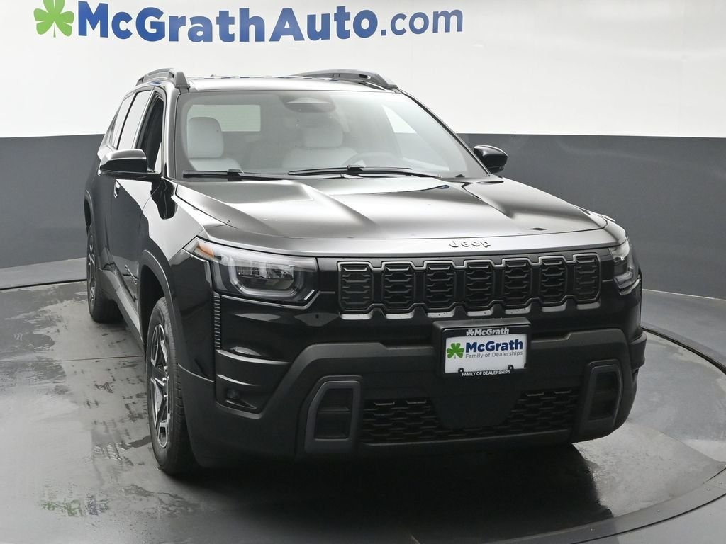 New 2026 Diamond Black Crystal Pearlcoat Jeep Limited image 4