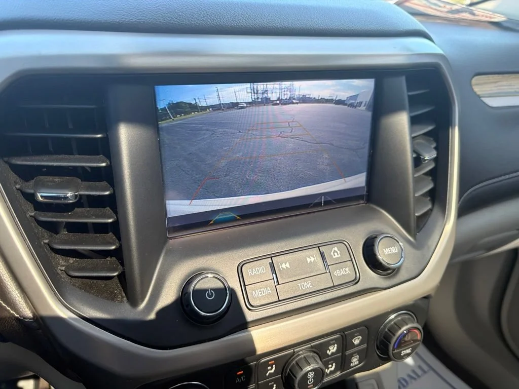 Used 2019 WHITE FROST TRICOAT GMC Denali image 24