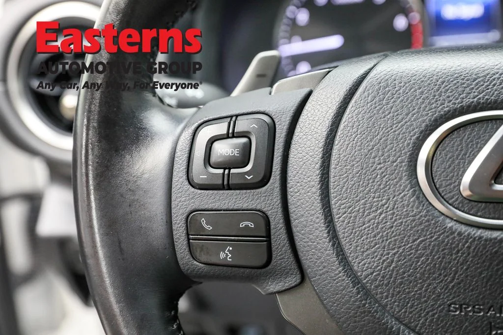 Used 2021  Lexus 300 image 15