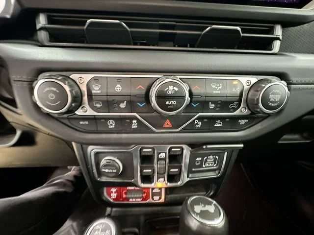 Used 2024 Black Clearcoat Jeep Rubicon X image 17