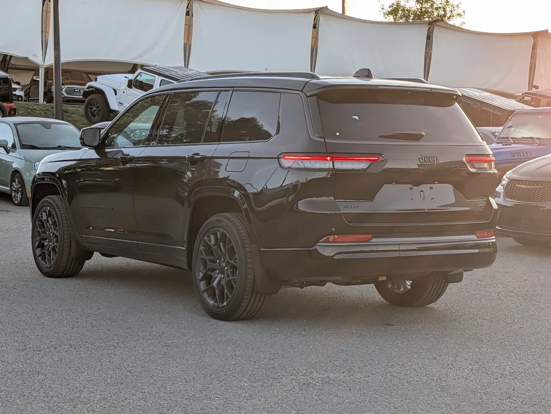 New 2026 Black Jeep Summit - - 4x4 - 324HP Turbo I4 - Adaptive Cruise Control - Blind Spot Monitor & More! image 6