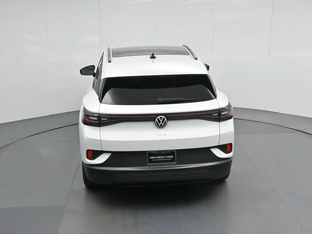 Used 2024 White Volkswagen S image 39