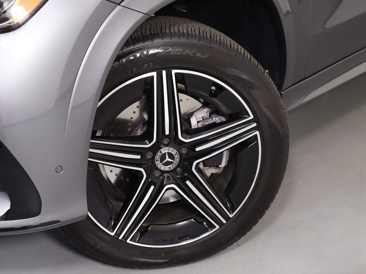 Used 2025 Grey Mercedes-Benz GLE 580 4MATIC® image 8