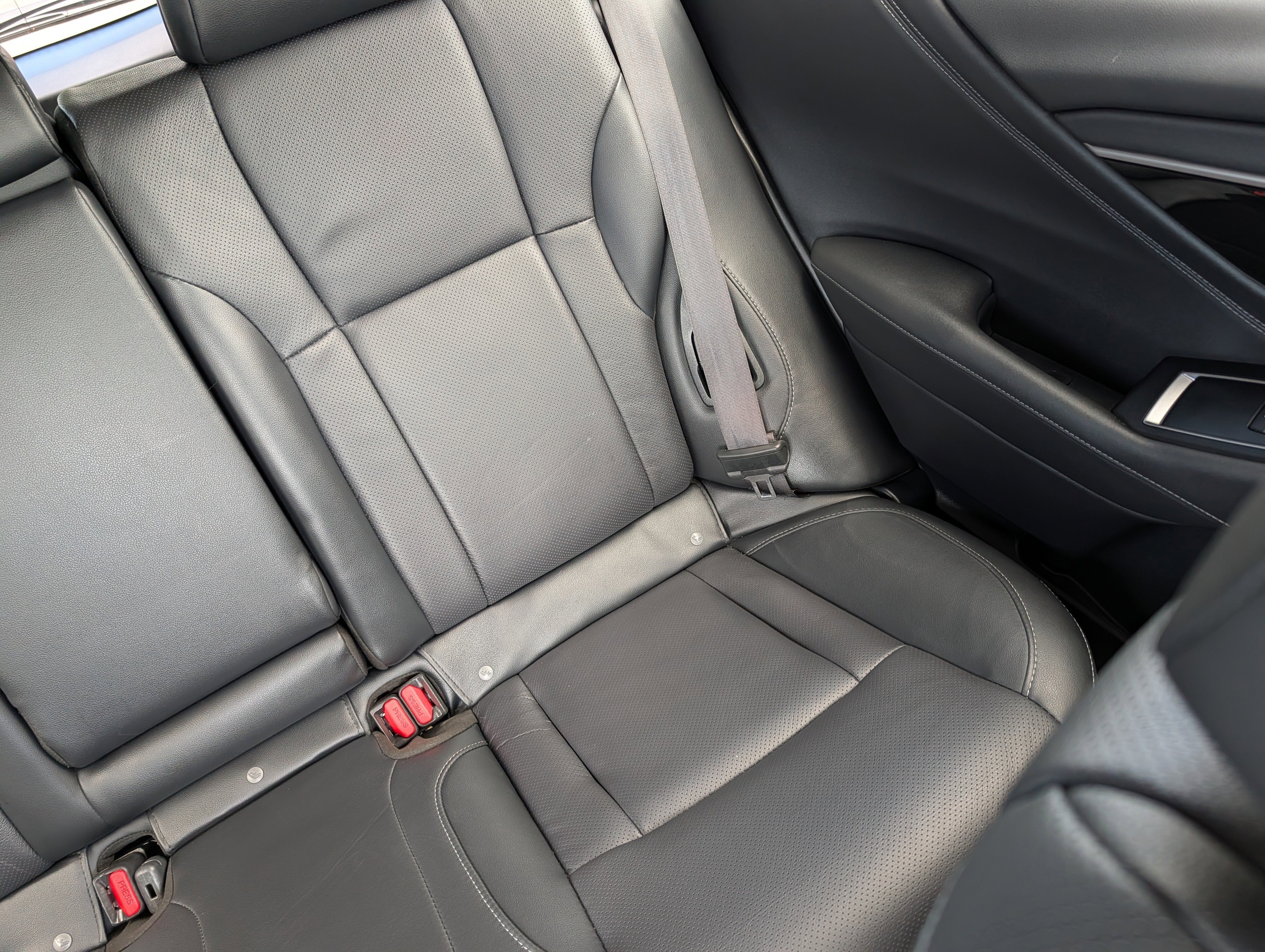 Used 2021 Autumn Green Metallic Subaru Limited image 14