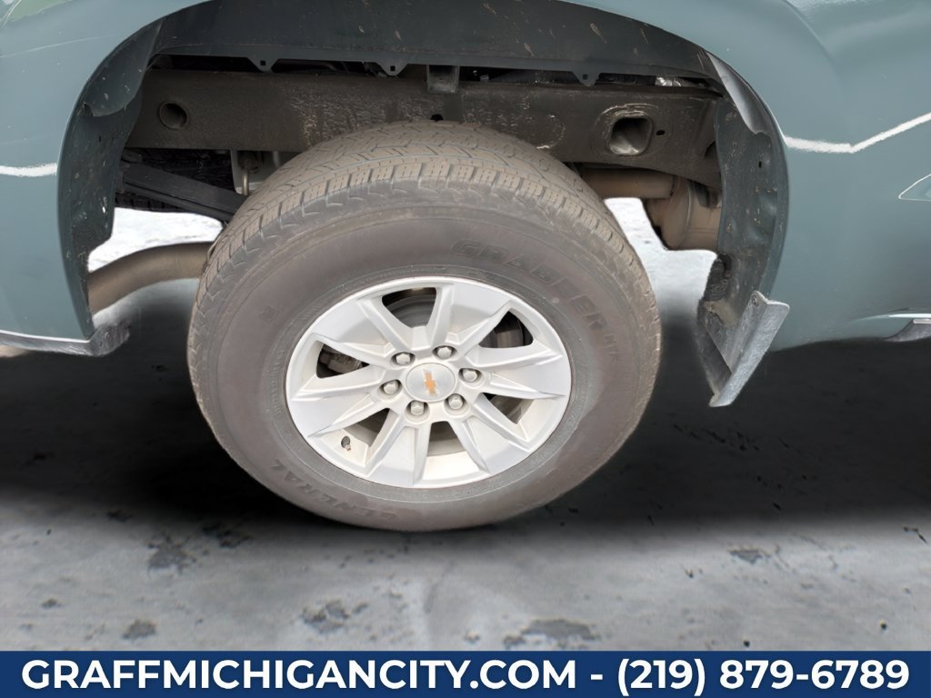 Used 2025 Cypress Gray Chevrolet LT image 34