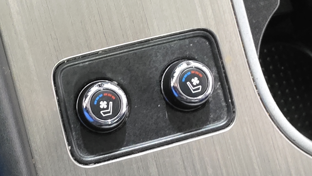 Used 2018 Brilliant Silver Metallic Nissan Platinum image 29