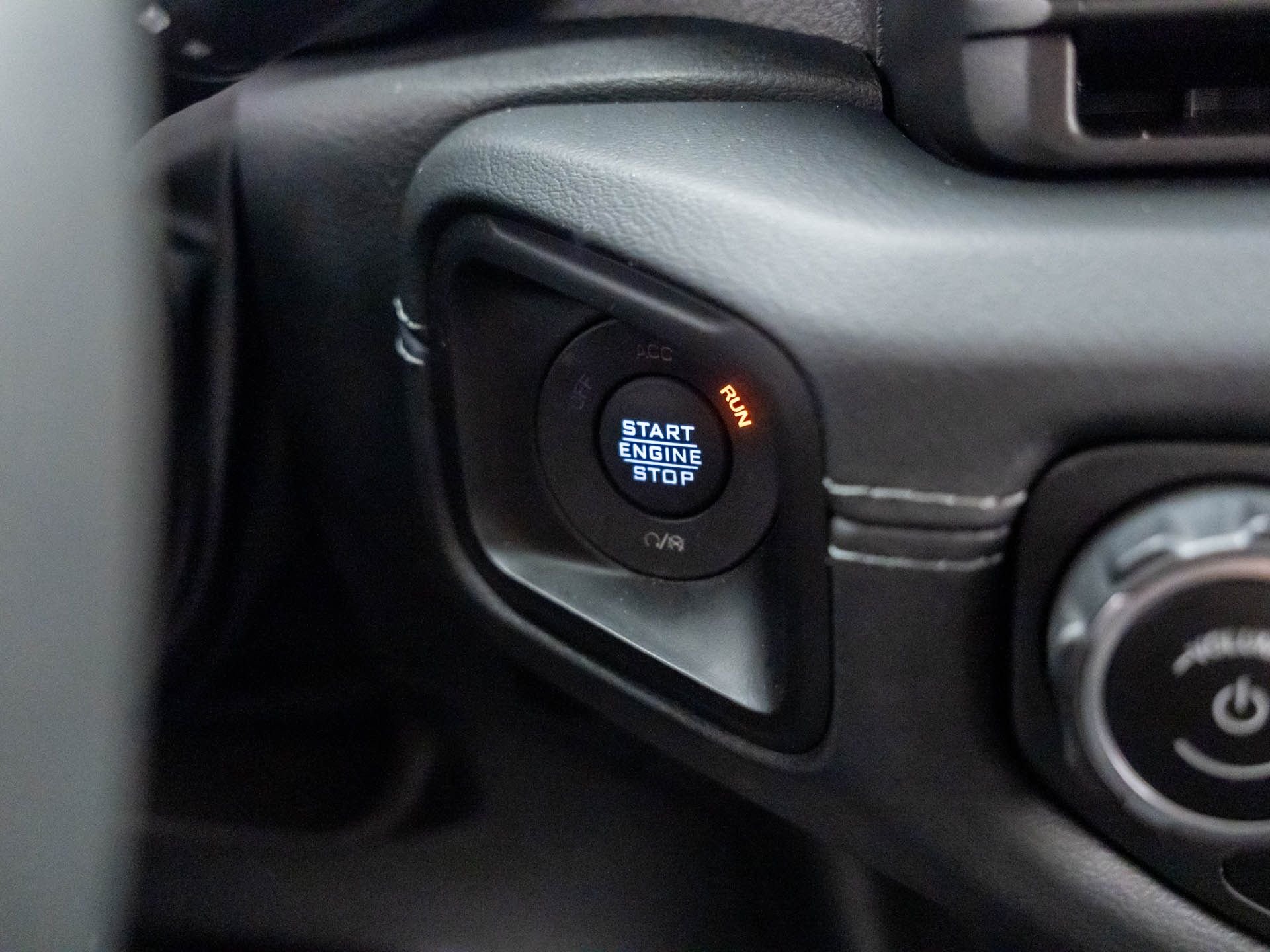Used 2024 White Jeep Sahara image 26