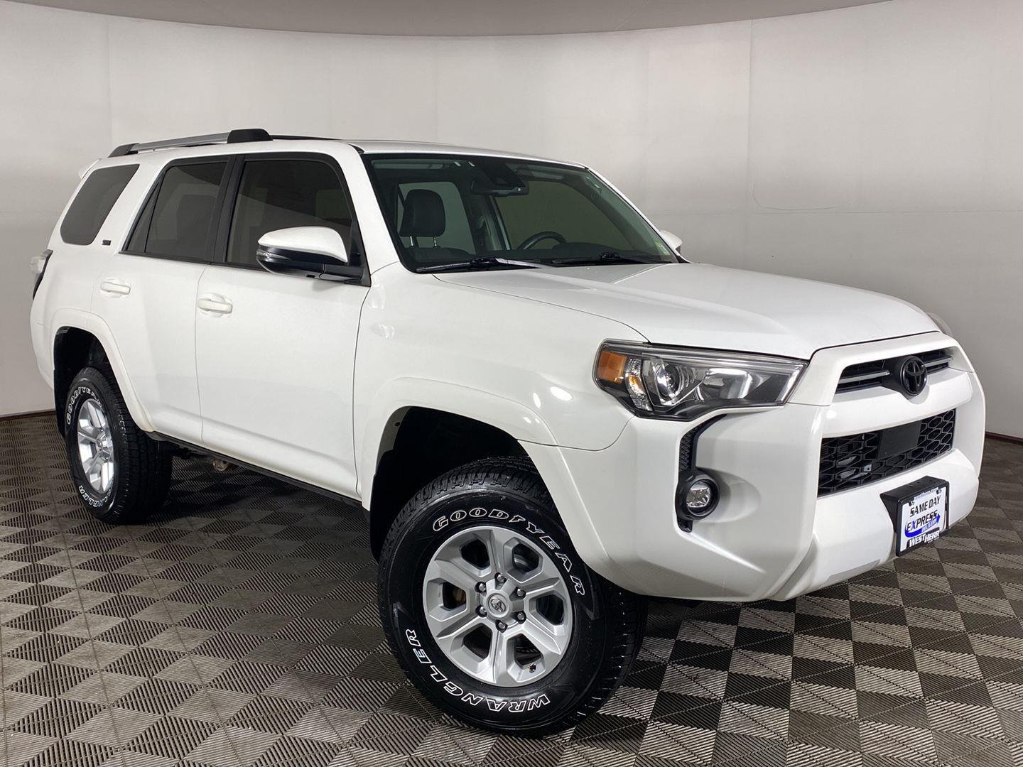 Used 2022 Super White Toyota SR5 Premium image 27