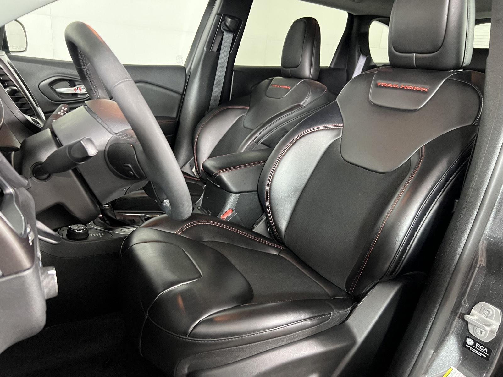 Used 2022 Granite Crystal Metallic Clearcoat Jeep Trailhawk image 5