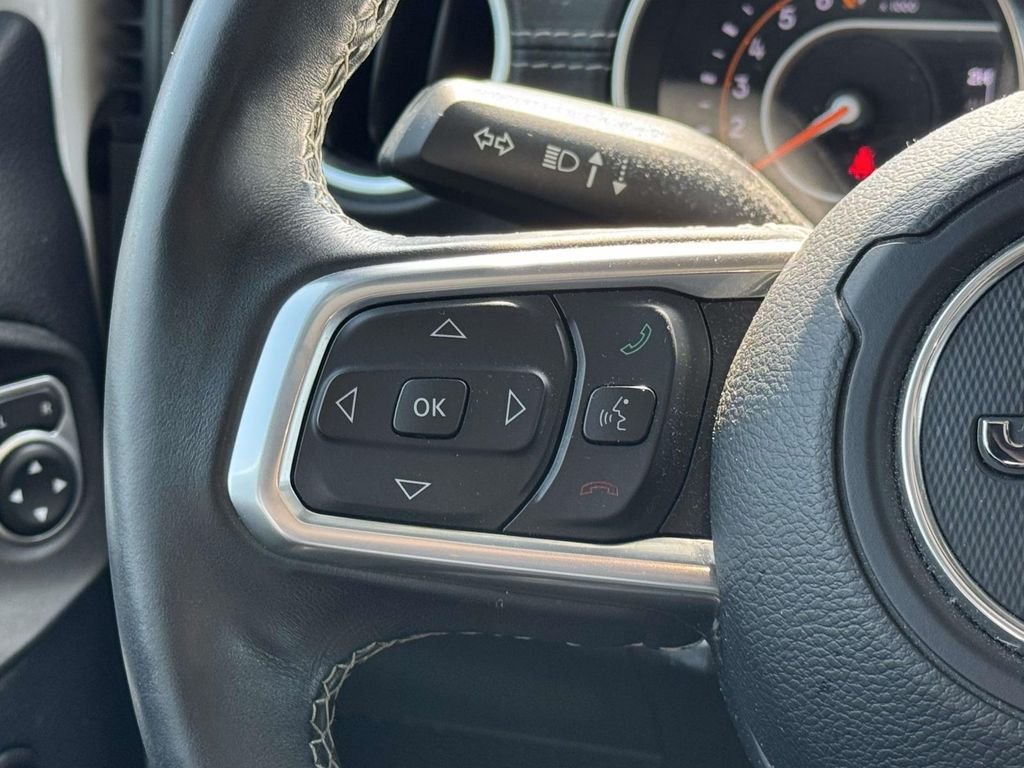 Used 2019 White Jeep Unlimited Sahara image 22