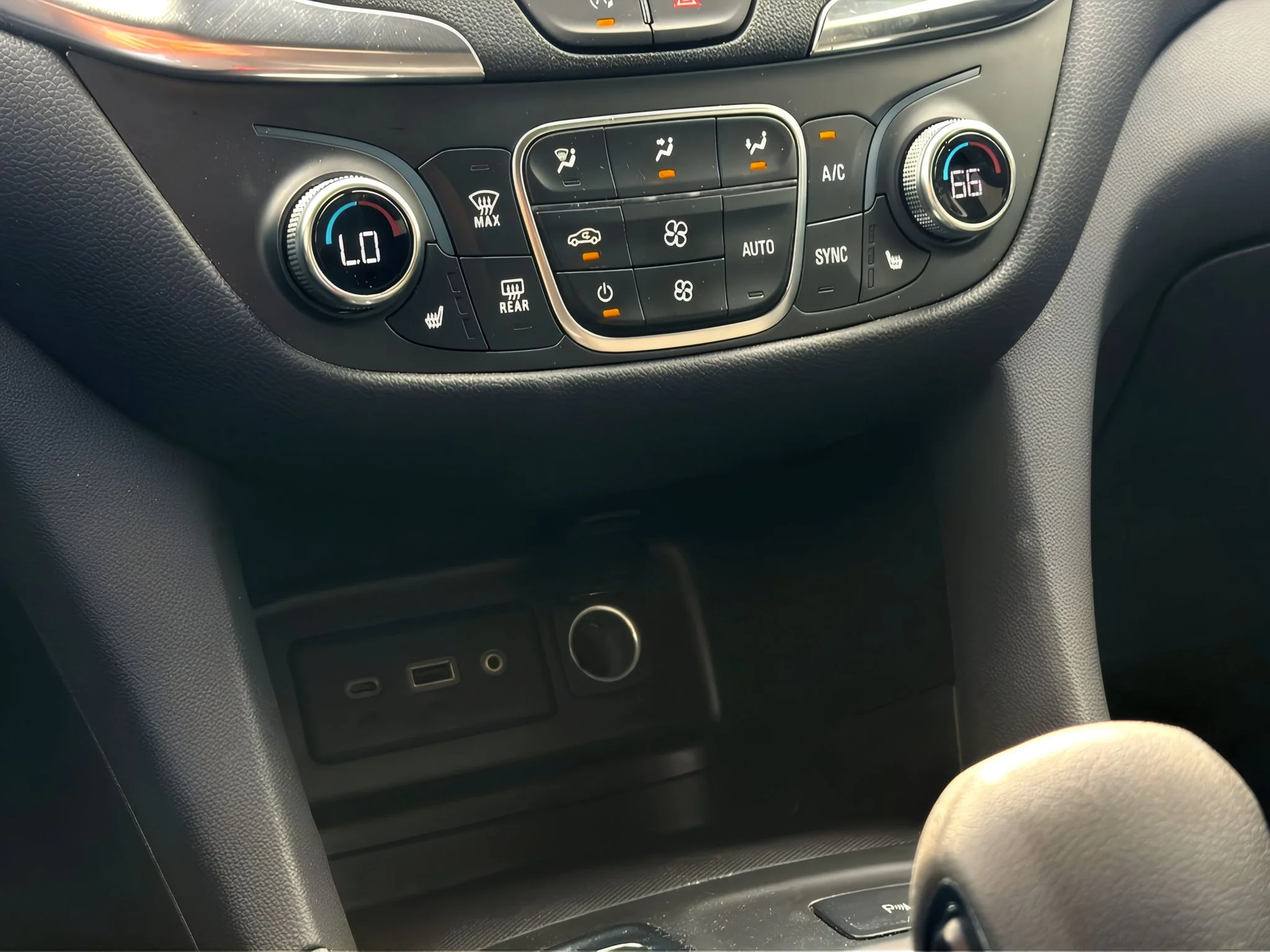 Used 2024 Summit White Chevrolet LT image 20