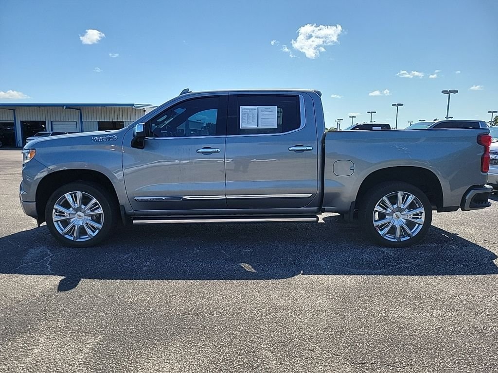 Used 2023 Gray Chevrolet High Country image 4