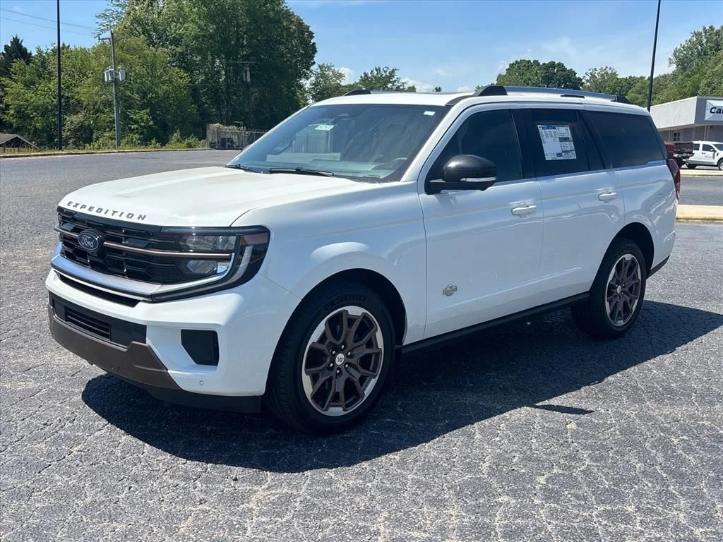 New 2026 Star White Metallic Tri-Coat Ford King Ranch® image 3