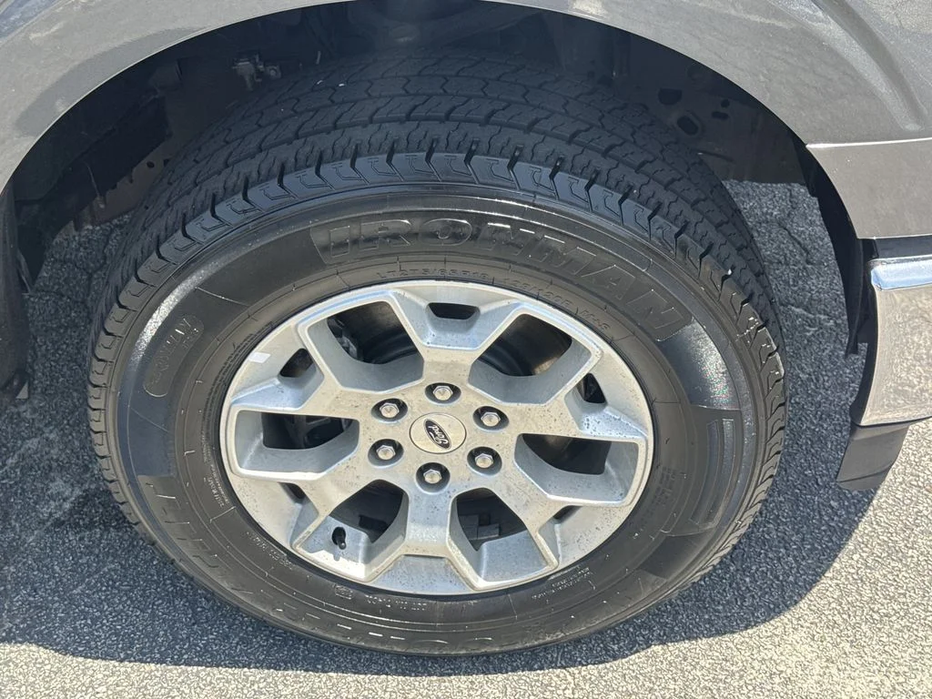 Used 2023 Gray Ford XLT image 12