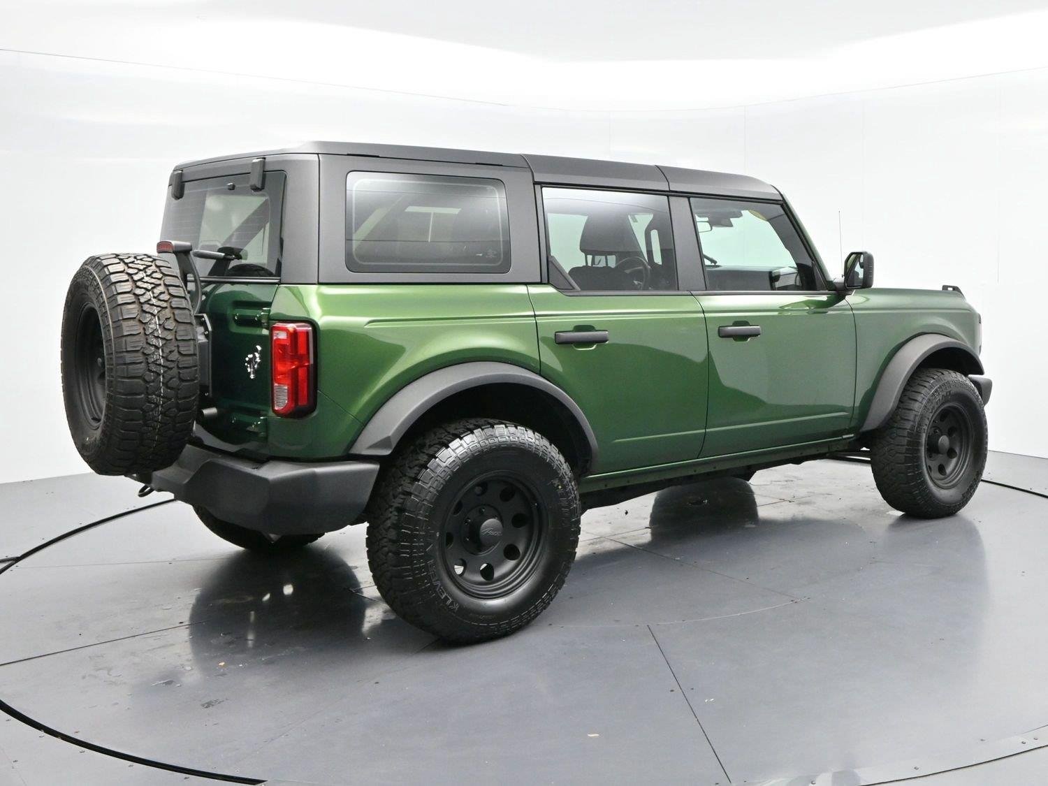 Used 2025 Green Ford Base image 7