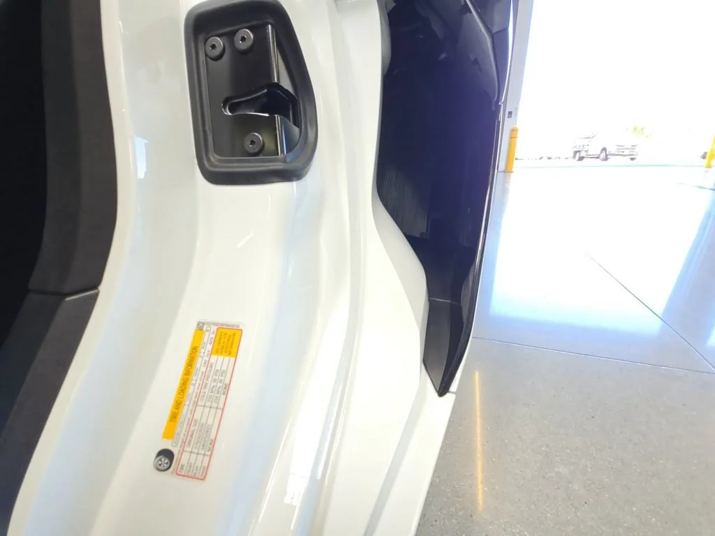 Used 2025 Arctic White Chevrolet 1LZ image 25