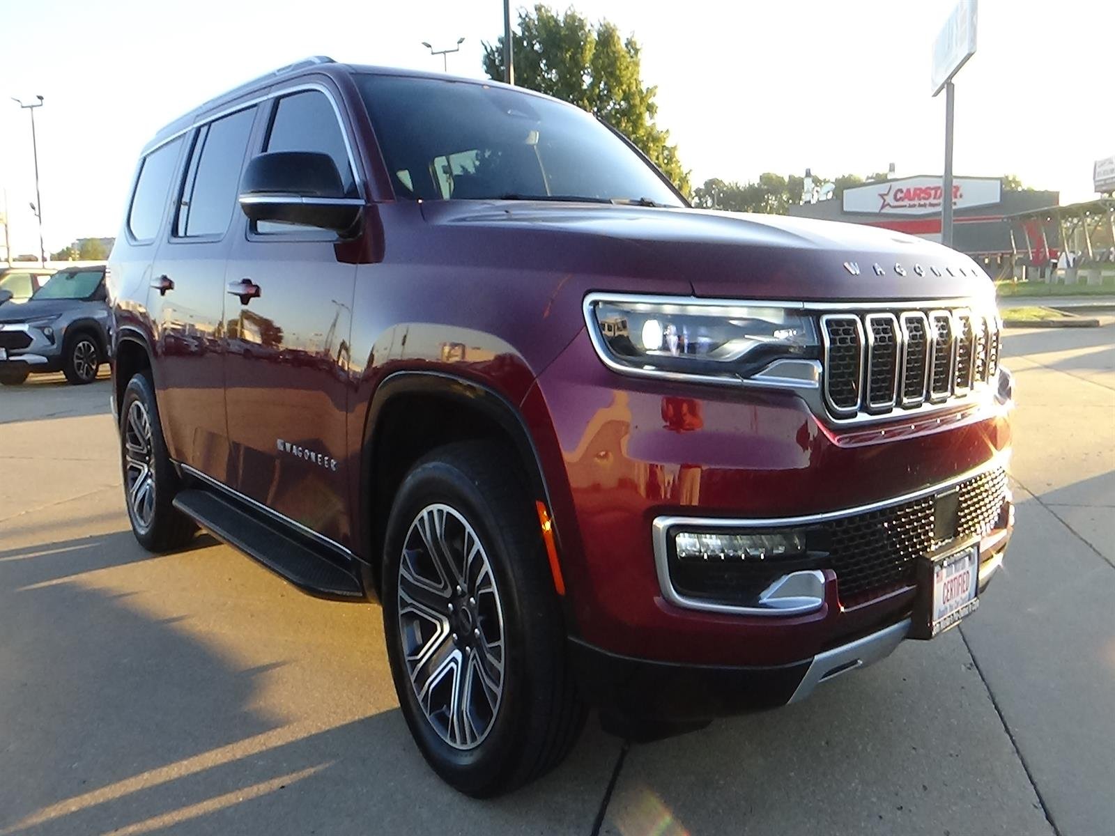 Certified Used 2025 Velvet Red Pearl Coat (prv) Jeep Series II image 5