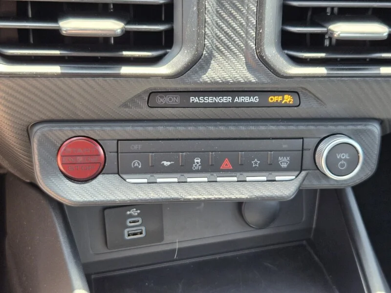 Used 2025 Magenta FORD GT FASTBACK image 23