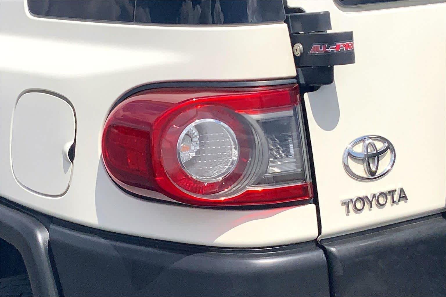 Used 2014 Iceberg Toyota  image 28