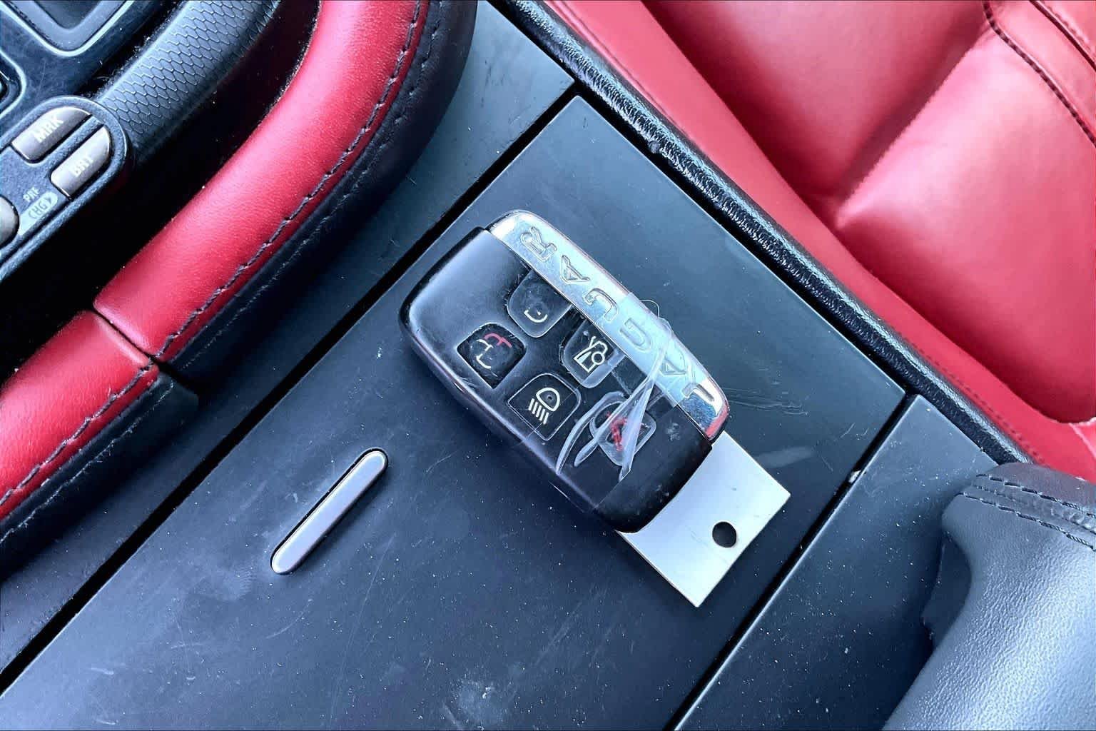 Used 2015 BLACK Jaguar V6 S image 12