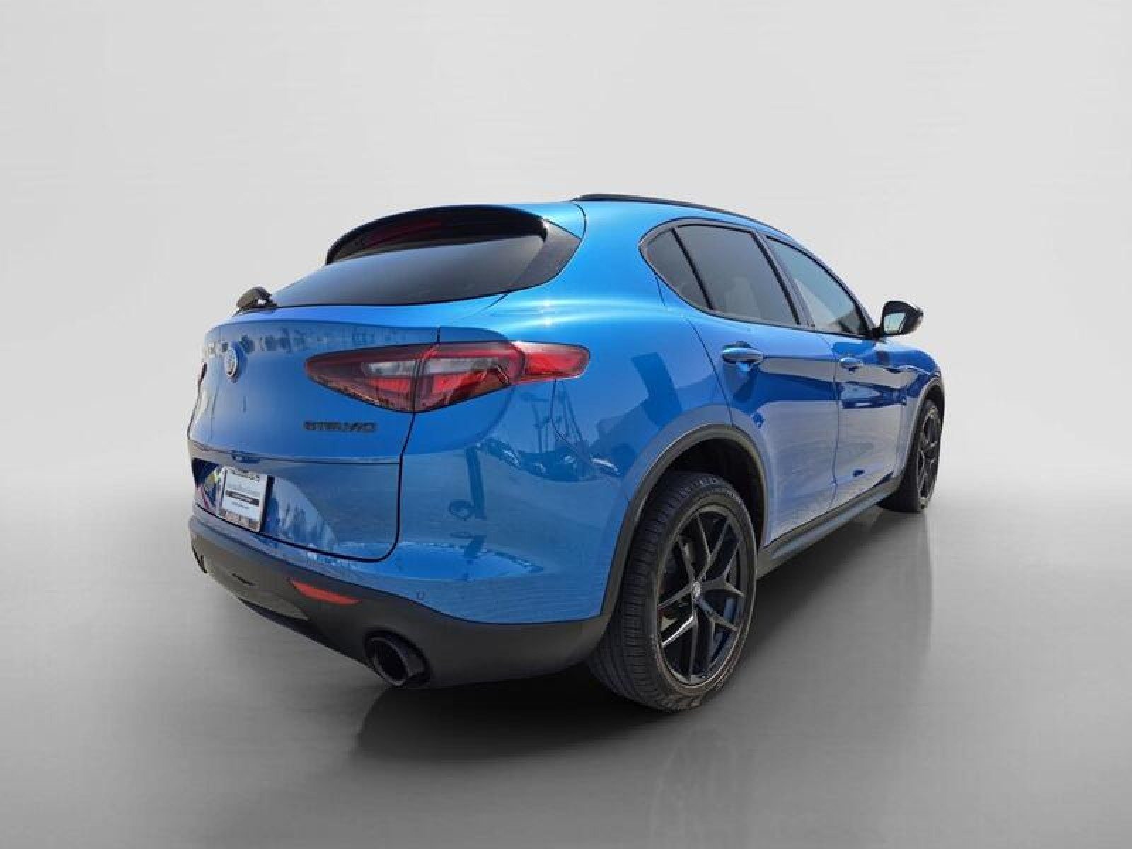 Used 2019 MISANO BLUE MET Alfa Romeo  image 5