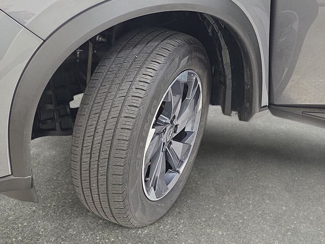 Used 2025 Gray Nissan SV image 31