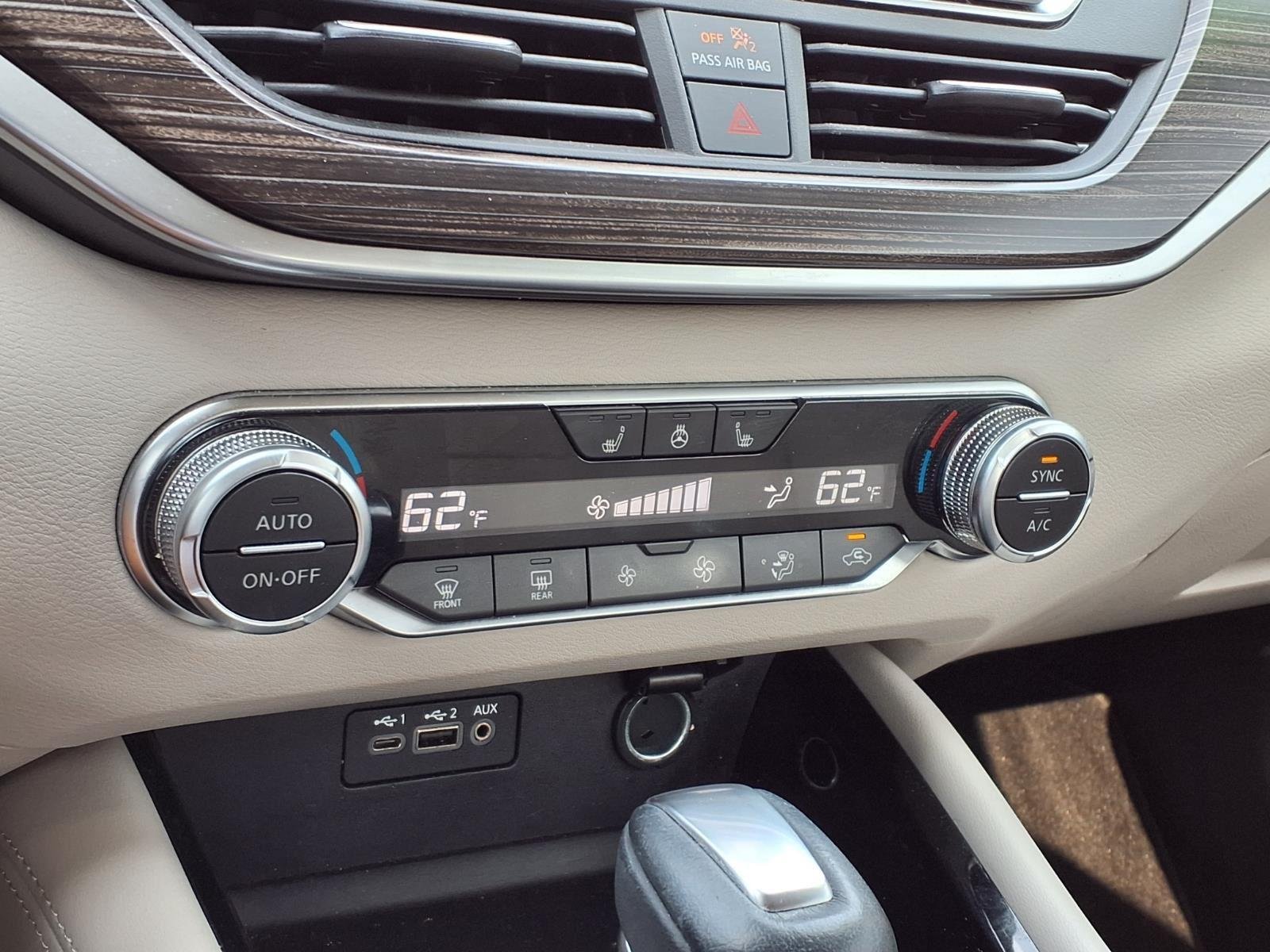 Used 2020 Pearl White Tricoat Nissan 2.0 Platinum image 27