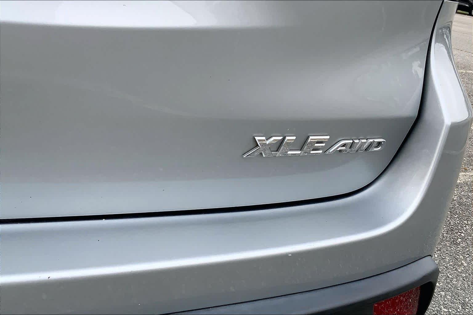 Used 2019 Celestial Silver Metallic Toyota XLE image 9