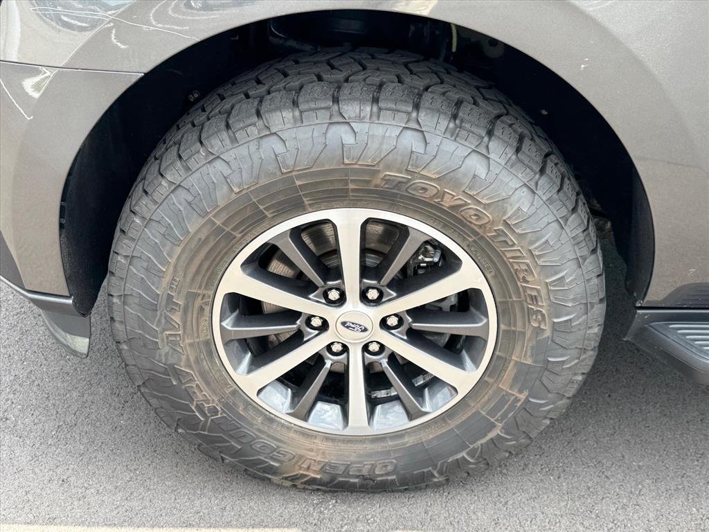 Used 2020 Magnetic Metallic Ford XLT image 27