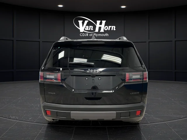 New 2026 Diamond Black Crystal Pearlcoat Jeep Laredo image 6