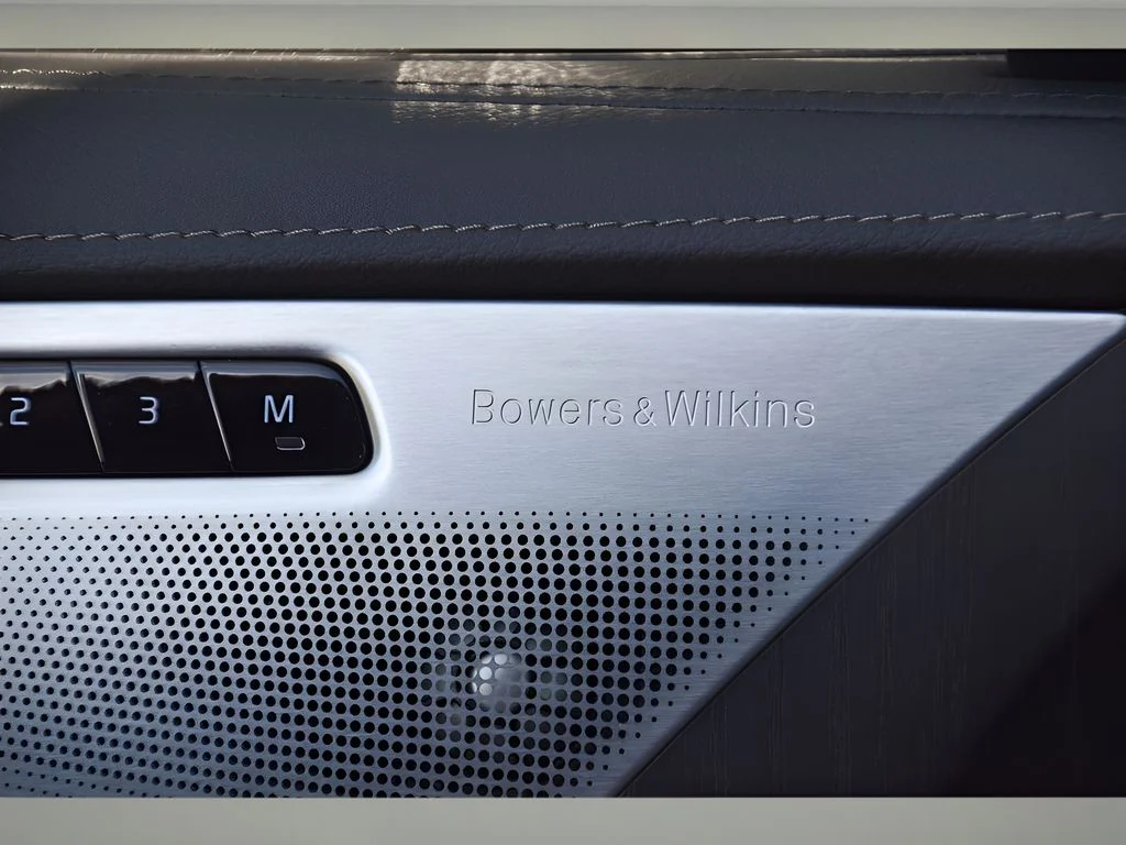 Used 2022 Pine Grey Metallic Volvo Inscription image 29