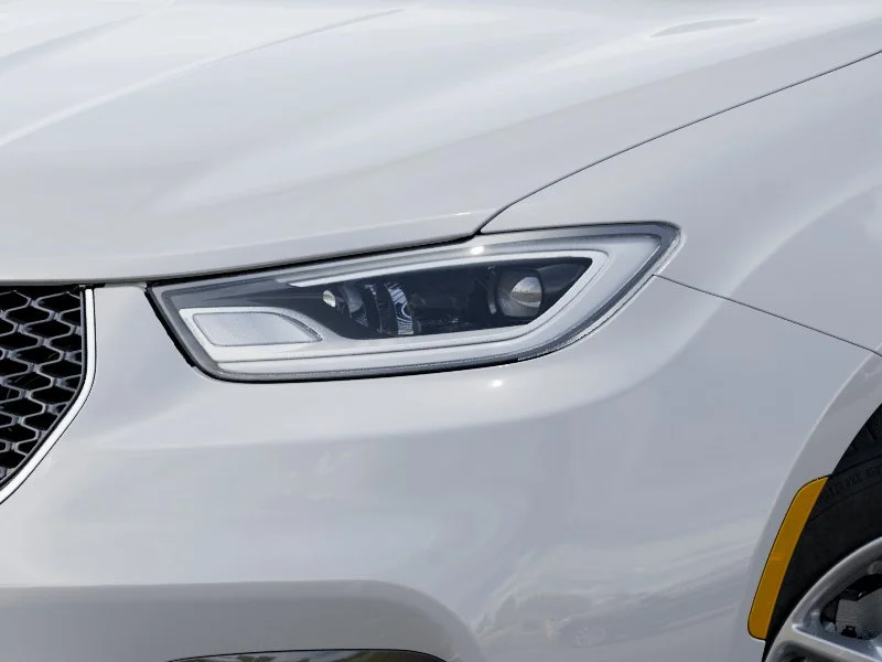 New 2026 Bright White Clear-Coat Exterior Paint Chrysler Select image 36
