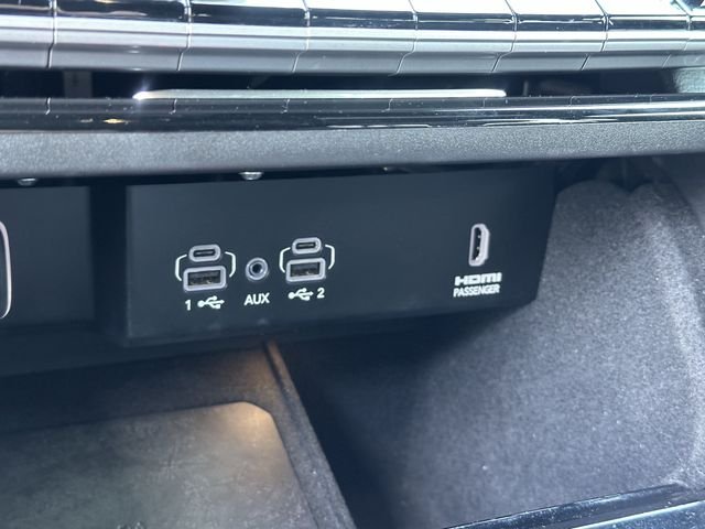 Used 2022 White Jeep Series II image 18