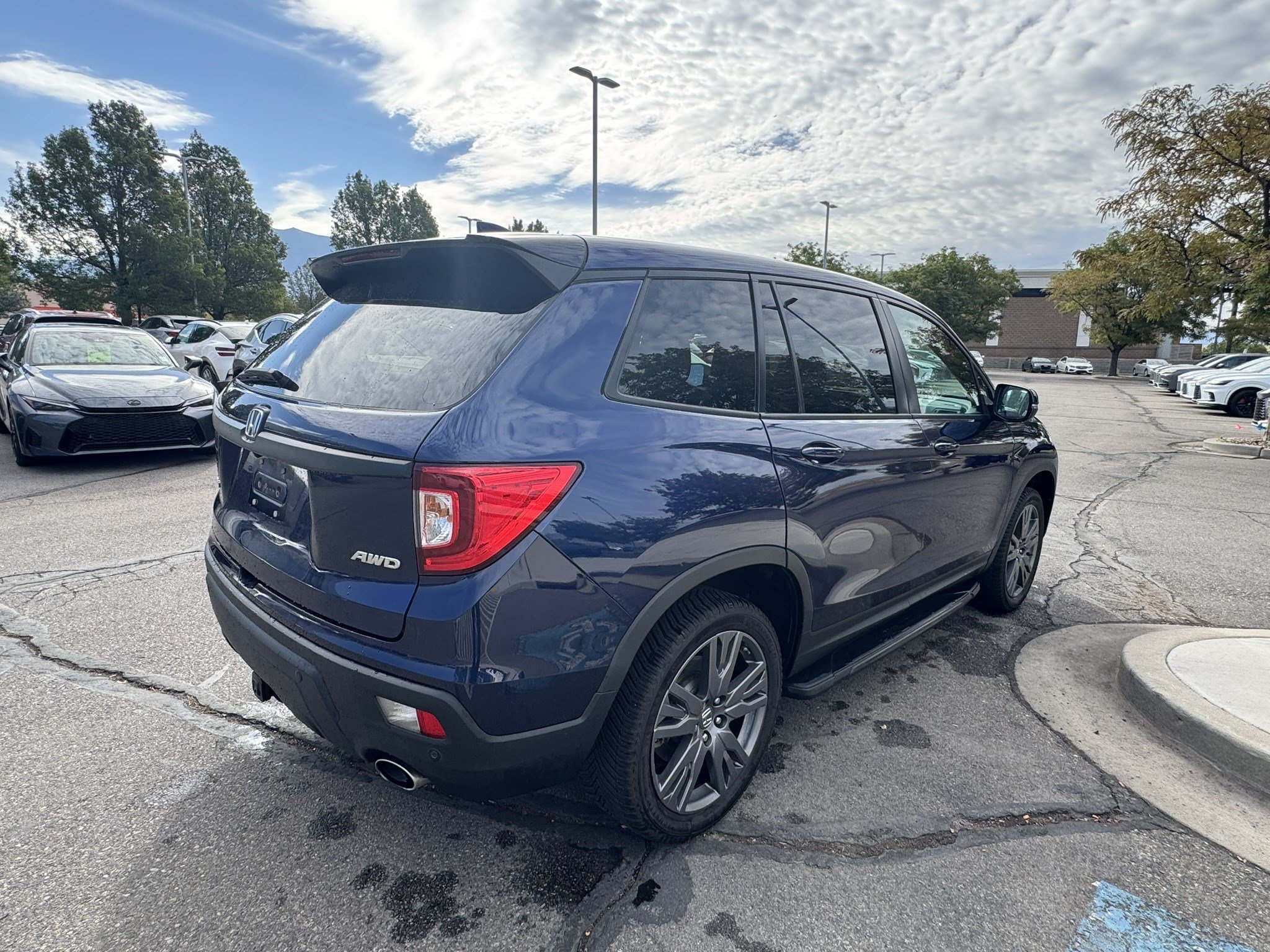 Used 2021 Obsidian Blue Pearl Honda EX-L image 5