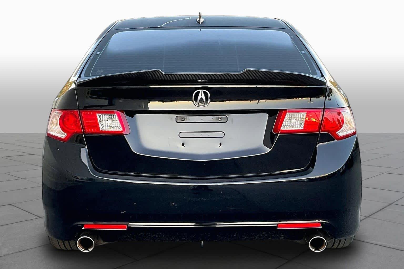 Used 2010 Crystal Black Pearl Acura  image 4