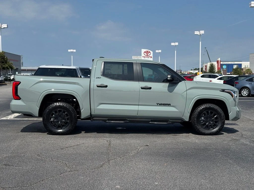 New 2026 Lunar Rock Toyota SR5 image 7