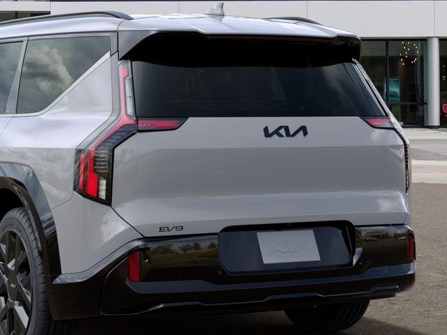 New 2026 Wolf Gray Kia Land AWD image 13
