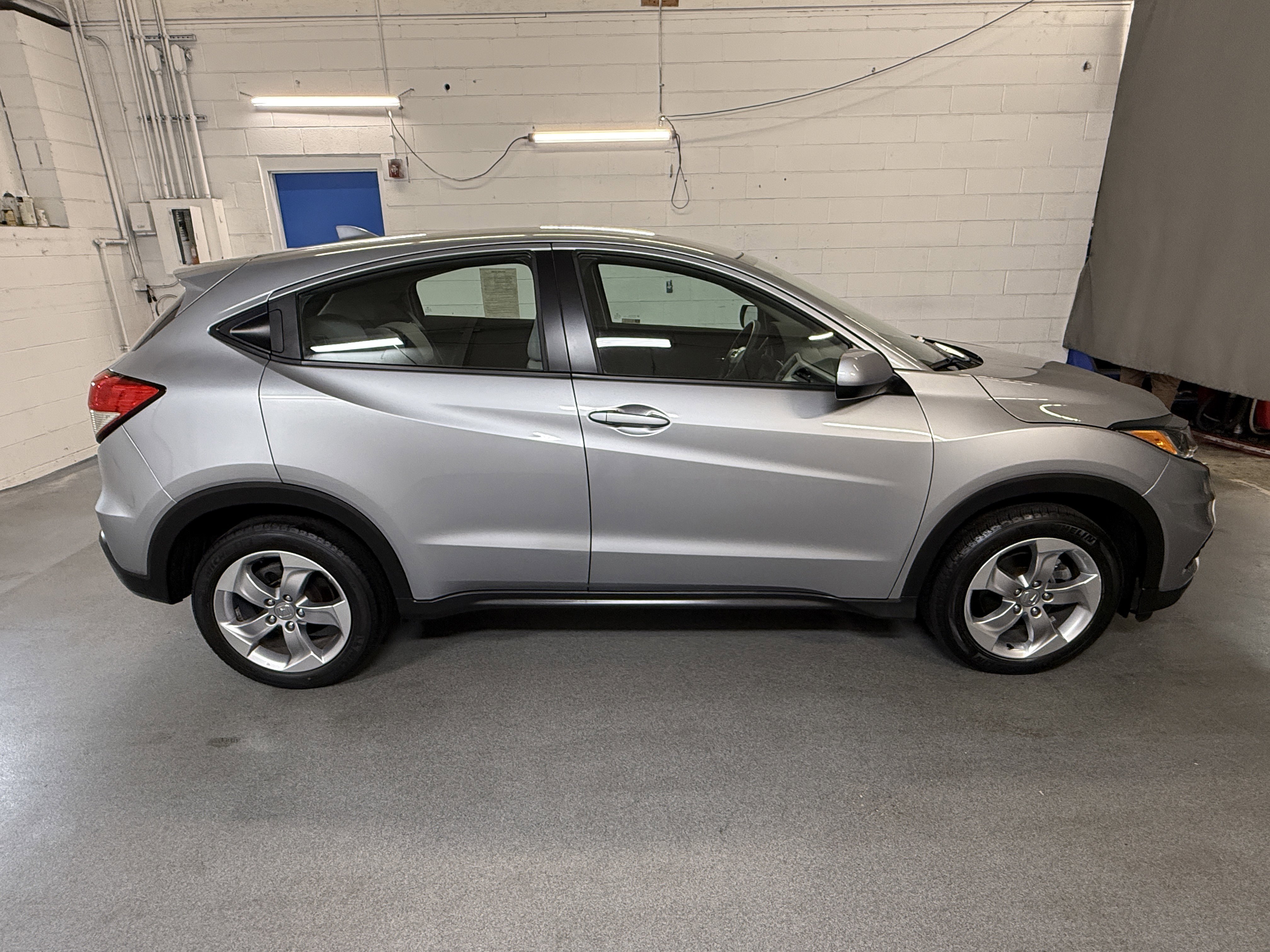 Certified Used 2022 Modern Steel Metallic Honda LX image 10