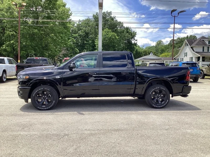 New 2026 Diamond Black Crystal Pearl-Coat Exterior Paint RAM Big Horn/Lone Star image 4