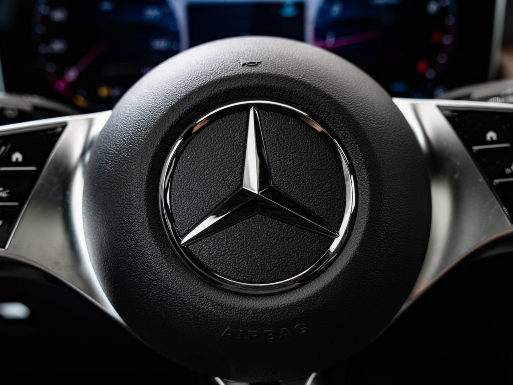 New 2026 Black Mercedes-Benz GLC 300 image 30