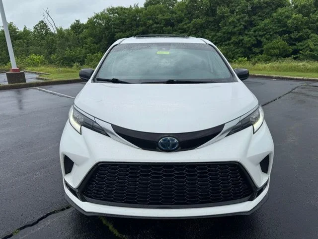 Used 2021 Super White Toyota XSE image 8