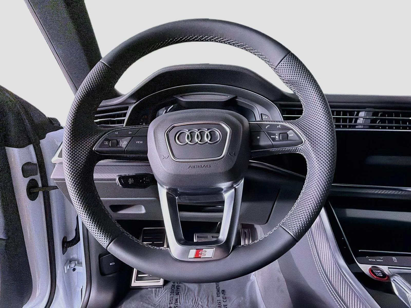 New 2026 White Audi 4.0T Premium Plus image 11