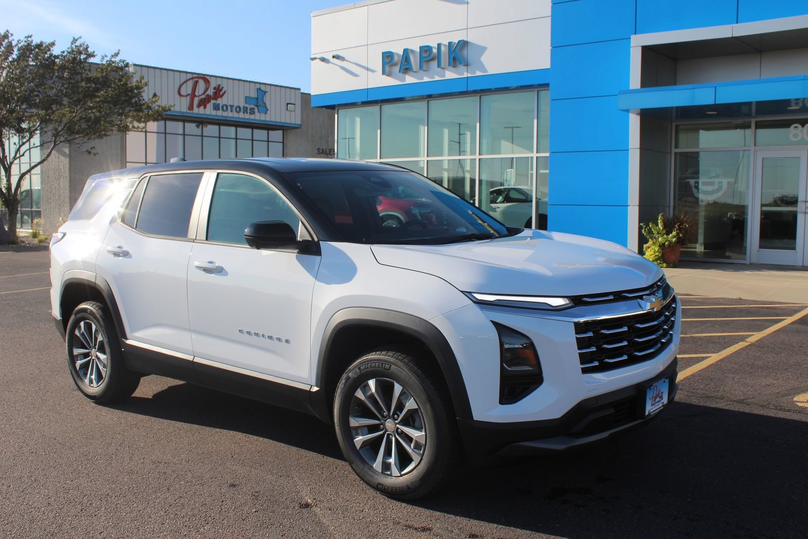 New 2027 Summit White Chevrolet LT image 7