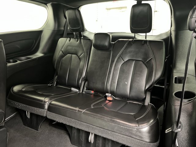 2025 Chrysler Pacifica Select - Photo 13